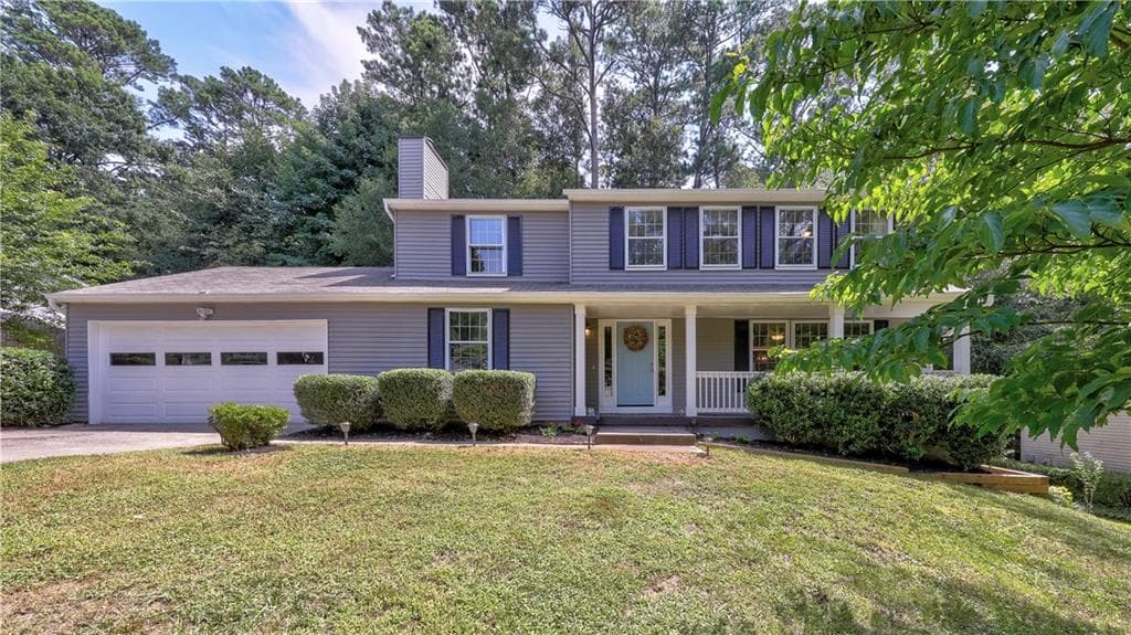 4 bedroom, 2,044 sq ft single family residence sold at 9800 N Pond Circle, Roswell, GA 30076
