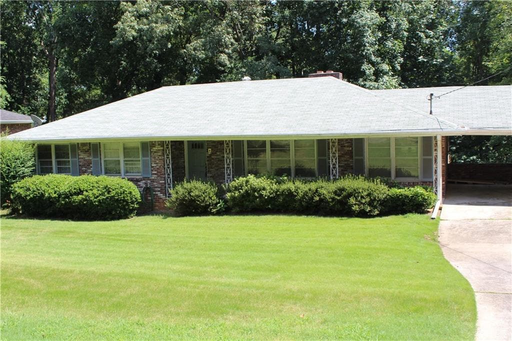 3 bedroom, 1,720 sq ft single family residence sold at 2423 Sunset Drive, Atlanta, GA 30345