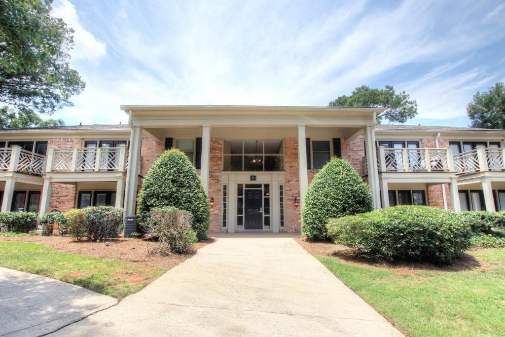 1 bedroom, 756 sq ft condominium sold at 3650 Ashford Dunwoody Road 613, Brookhaven, GA 30319