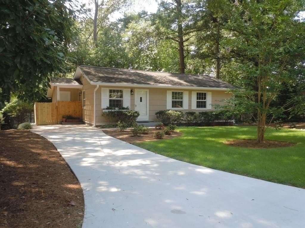 910 Verona Drive, Clarkston, GA 30021 — most recent listing photo