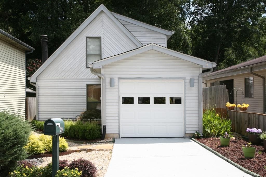 923 Bobcat Court, Marietta, GA 30067 — most recent listing photo