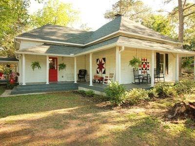 3 bedroom, 1,424 sq ft single family residence sold at 625 Warsaw Road, Roswell, GA 30075