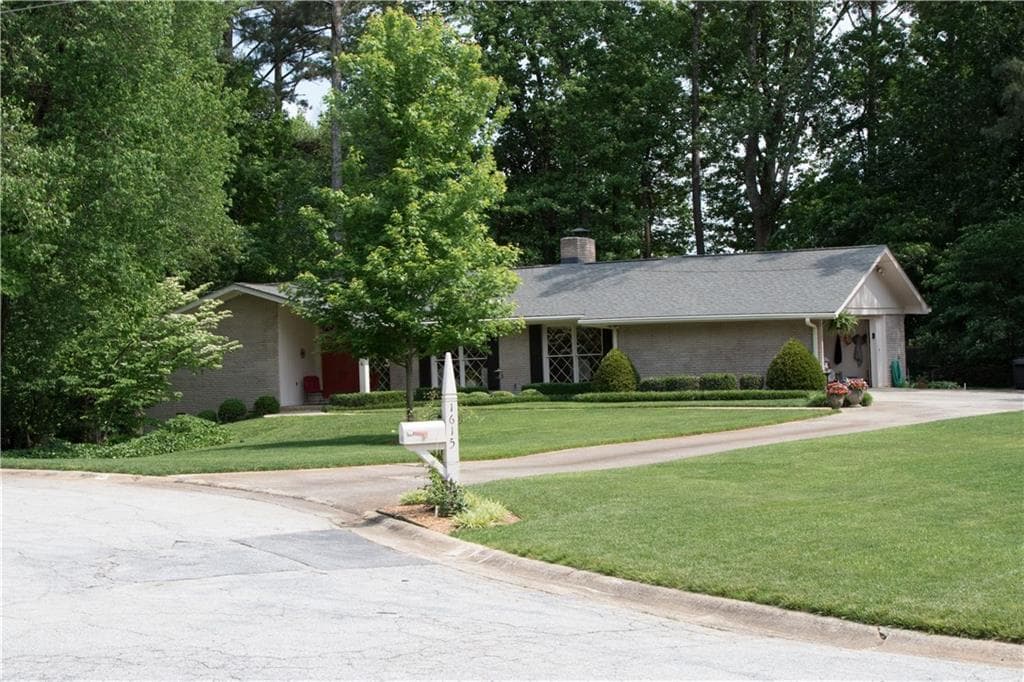 1615 Devereux Court, Dunwoody, GA 30338 — most recent listing photo