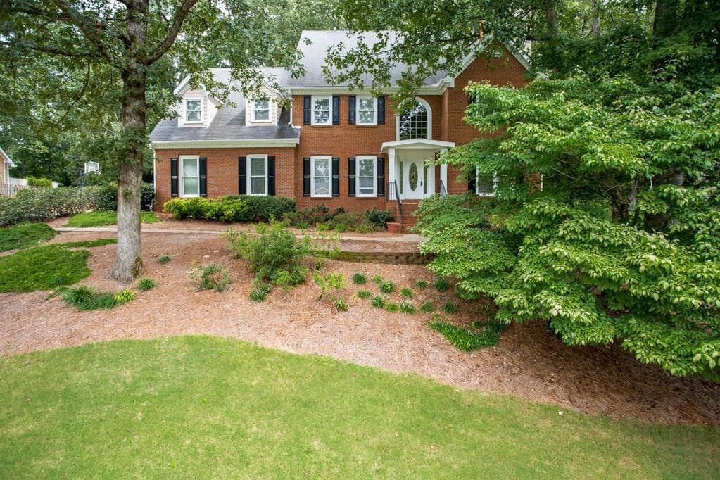 5 bedroom, 4,339 sq ft single family residence sold at 1557 Halisport Lake Drive, Kennesaw, GA 30152