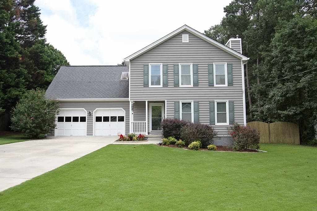 4 bedroom, 1,794 sq ft single family residence sold at 1811 Shady Creek Lane, Lawrenceville, GA 30043