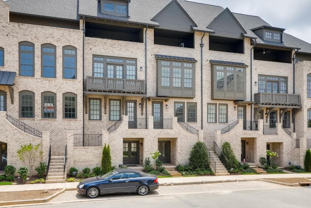 6641 Cadence Boulevard, Sandy Springs, GA 30328 — most recent listing photo