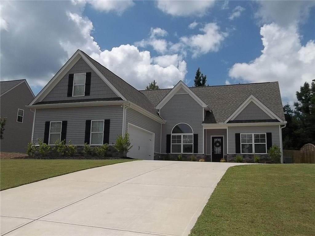 3 bedroom, 2,114 sq ft single family residence sold at 5641 Wooded Valley Way, Flowery Branch, GA 30542