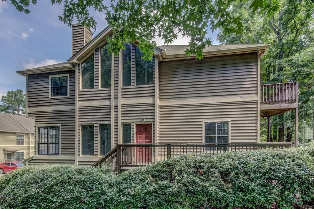 3 bedroom, 1,800 sq ft condominium sold at 3050 Steeplechase, Alpharetta, GA 30004