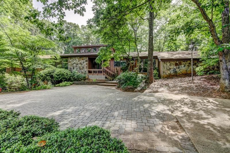 9480 Huntcliff Trace, Sandy Springs, GA 30350 — most recent listing photo