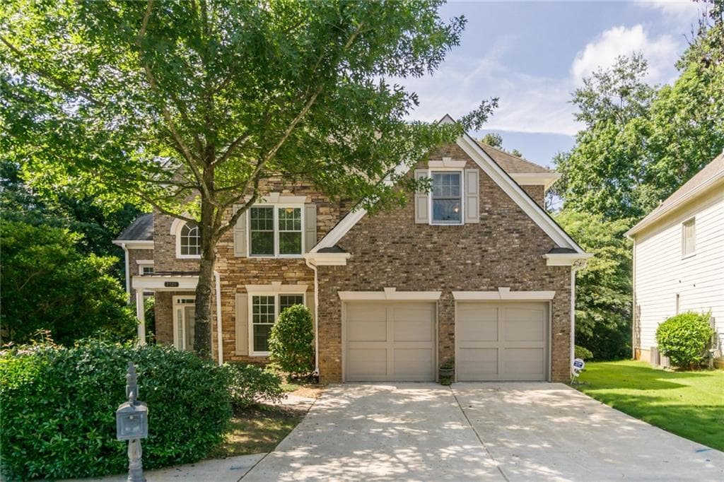4 bedroom, 2,438 sq ft single family residence sold at 2521 Dering Place, Atlanta, GA 30345