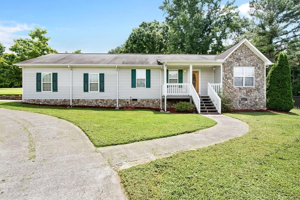 192 Timms Loop, Calhoun, GA 30701 — most recent listing photo