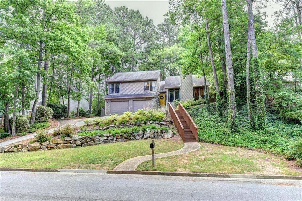 4 bedroom single family residence sold at 9645 Hillside Drive, Roswell, GA 30076