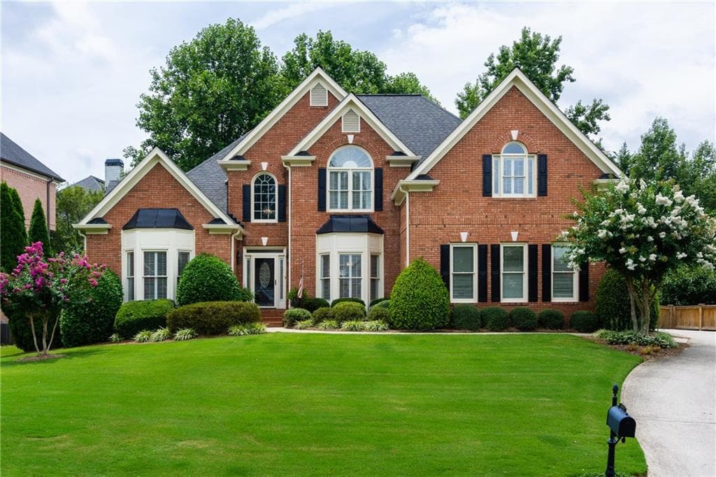 7 bedroom, 5,564 sq ft single family residence sold at 995 Wilde Run Court, Roswell, GA 30075