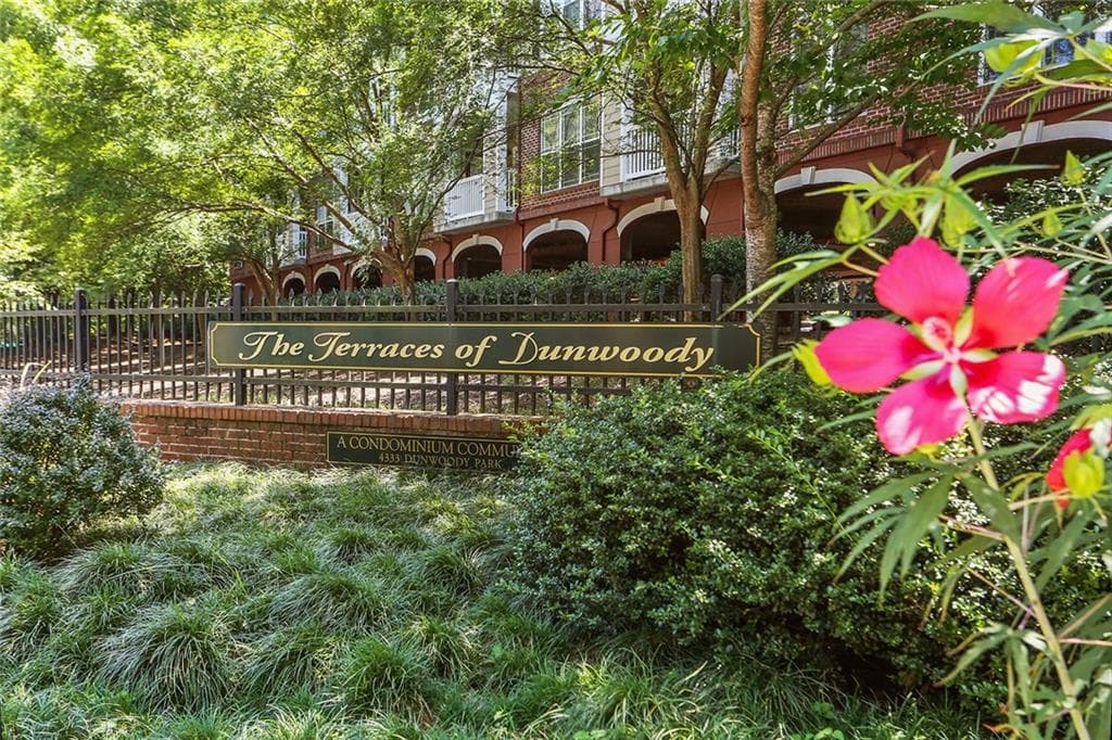 1 bedroom, 736 sq ft condominium sold at 4333 Dunwoody Park 2108, Atlanta, GA 30338