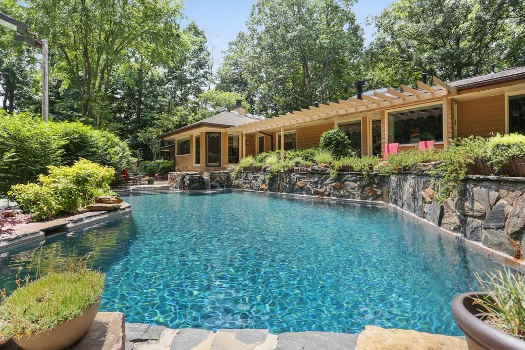145 River North Circle, Sandy Springs, GA 30328 — most recent listing photo