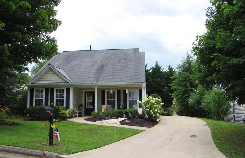 3 bedroom, 1,426 sq ft single family residence sold at 3003 HEATHERBROOK Trace, Canton, GA 30114