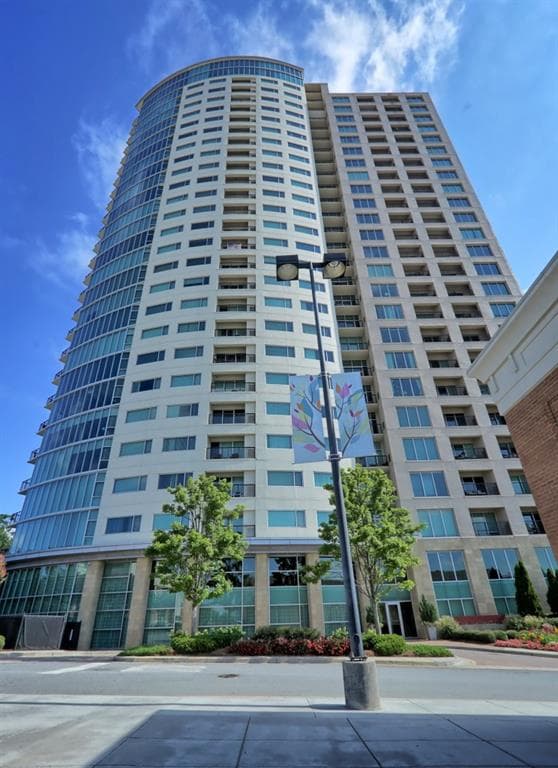 1 bedroom, 882 sq ft condominium sold at 4561 Olde Perimeter Way 1807, Atlanta, GA 30346