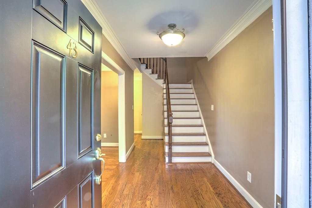 3 bedroom, 1,728 sq ft townhouse sold at 7500 Roswell Road 43, Sandy Springs, GA 30350