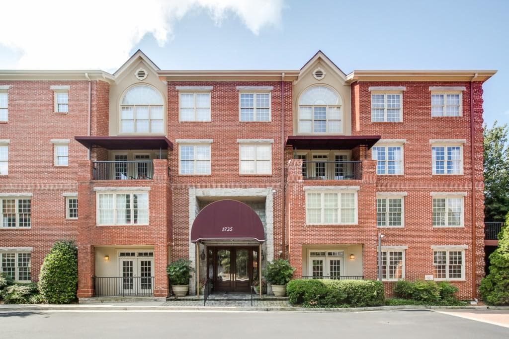 2 bedroom, 1,355 sq ft condominium sold at 1735 Peachtree Street 120, Atlanta, GA 30309 — photo 1 of 1