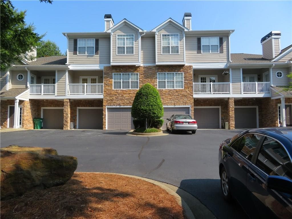 2 bedroom, 1,426 sq ft condominium sold at 406 The Crossings Lane, Woodstock, GA 30189