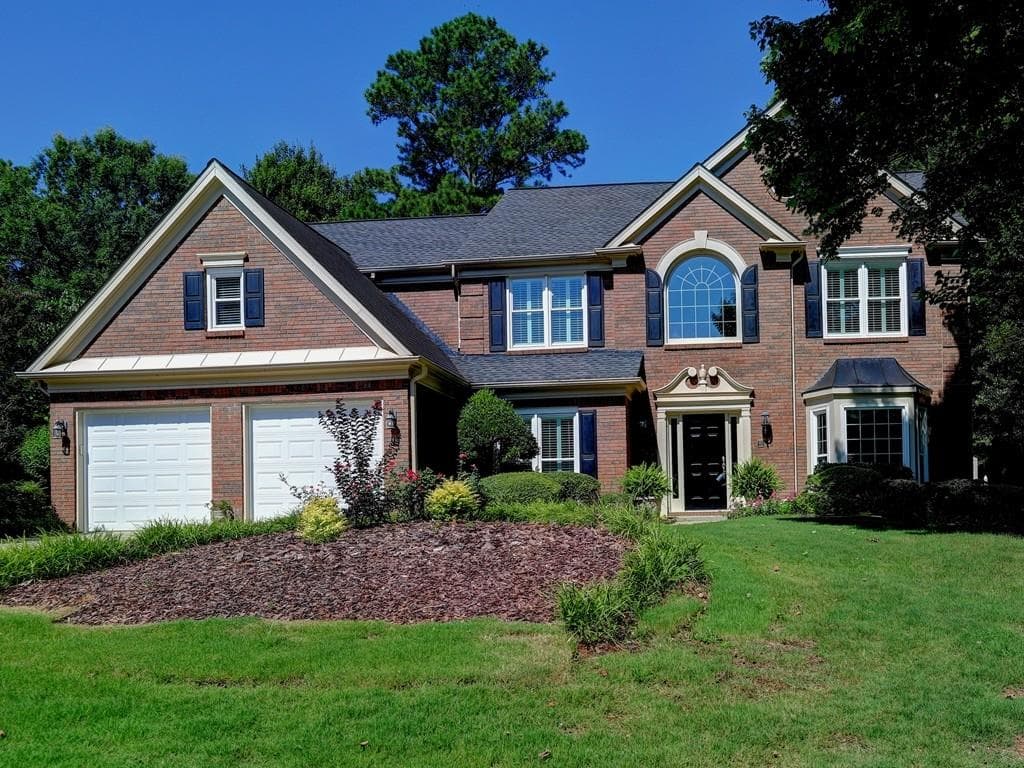4 bedroom, 3,608 sq ft single family residence sold at 2851 Tynewick Drive, Roswell, GA 30075