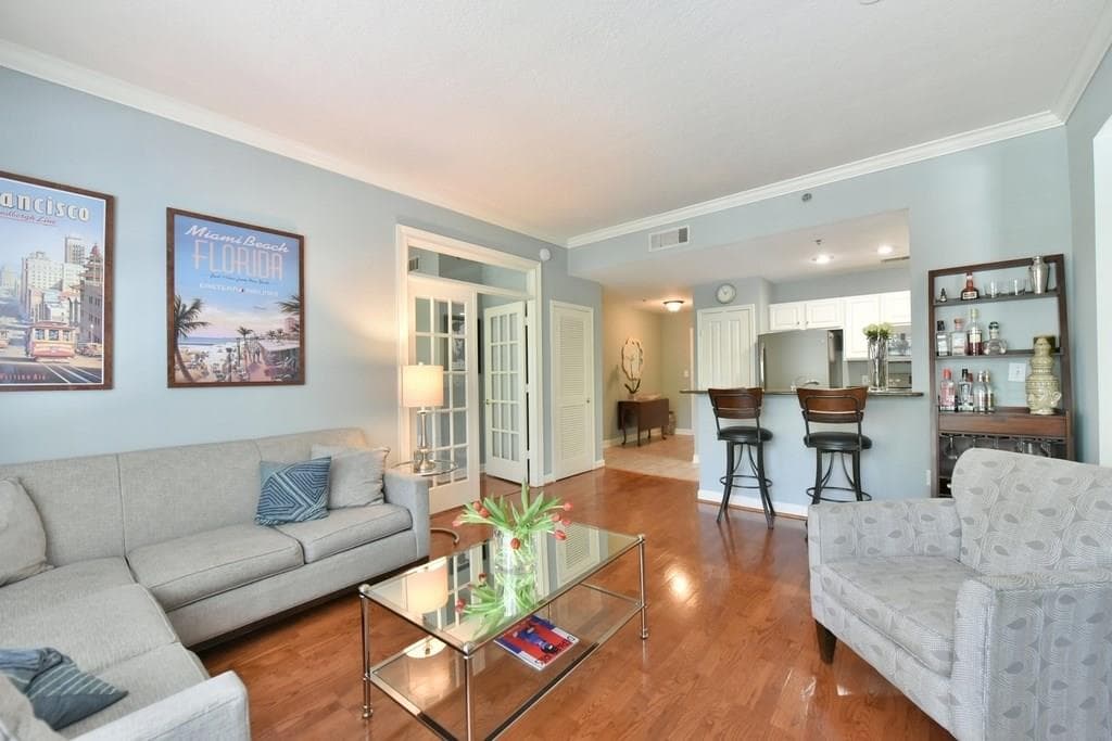 2 bedroom, 1,131 sq ft condominium sold at 1101 Juniper Street 217, Atlanta, GA 30309 — photo 1 of 1