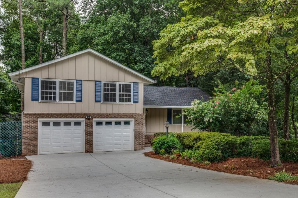 6 bedroom, 2,260 sq ft single family residence sold at 2983 Sumac Drive, Atlanta, GA 30360