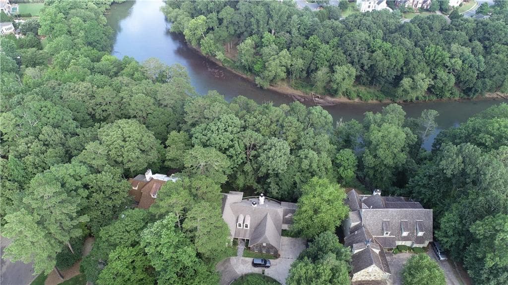 4 bedroom, 4,283 sq ft single family residence sold at 8245 Overview Court, Roswell, GA 30076