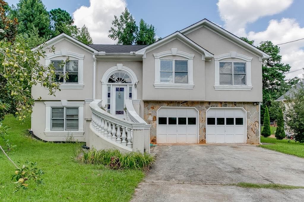 4 bedroom, 2,595 sq ft single family residence sold at 2011 Nottely Court, Lawrenceville, GA 30043