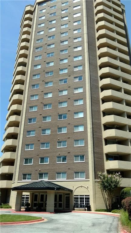 2 bedroom, 1,160 sq ft condominium sold at 1501 Clairmont Road 1521, Decatur, GA 30033