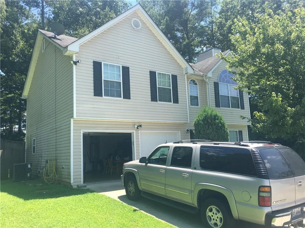 2880 Two Lake Circle, Atlanta, GA 30349 — most recent listing photo