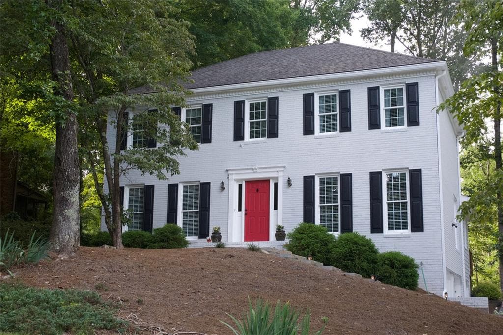 4 bedroom, 3,447 sq ft single family residence sold at 4061 Singing Post Lane, Roswell, GA 30075