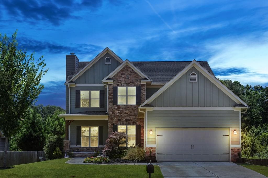 4 bedroom, 2,494 sq ft single family residence sold at 3995 Hunters Walk Way, Cumming, GA 30028