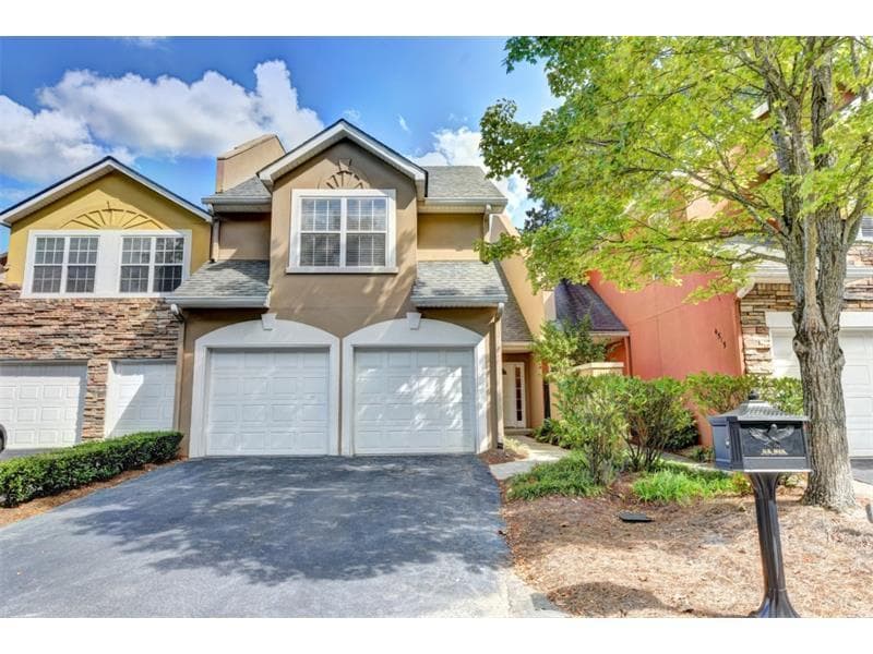 3 bedroom, 2,425 sq ft townhouse sold at 4517 Wieuca Road, Atlanta, GA 30342