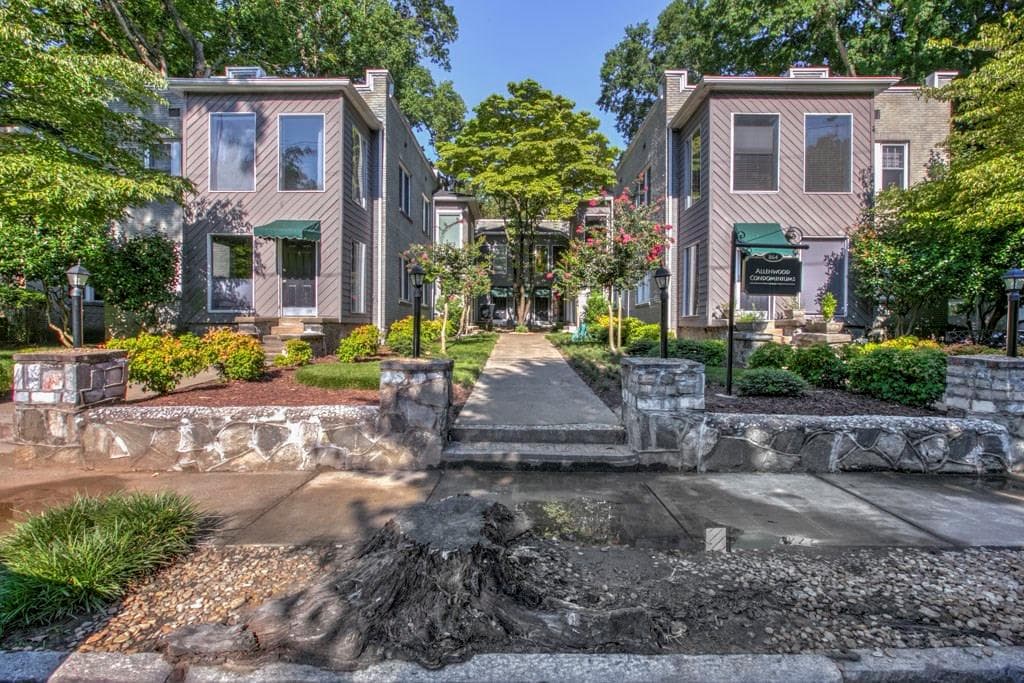 2 bedroom, 1,000 sq ft condominium sold at 864 Charles Allen Drive 2, Atlanta, GA 30308