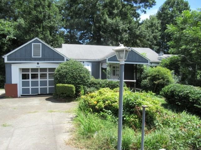 1554 Cloverdale Circle, Marietta, GA 30067 — most recent listing photo