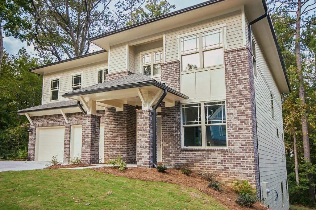 4 bedroom, 2,743 sq ft single family residence sold at 2920 Silver Hill Terrace, Atlanta, GA 30316