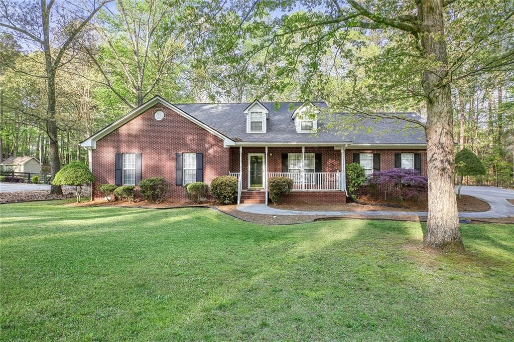 2 bedroom, 1,894 sq ft single family residence sold at 6058 Lake Lanier Heights Road, Buford, GA 30518