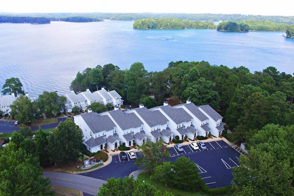 2 bedroom, 1,446 sq ft condominium sold at 2300 Habersham Marina Road 102, Cumming, GA 30041 — photo 1 of 1