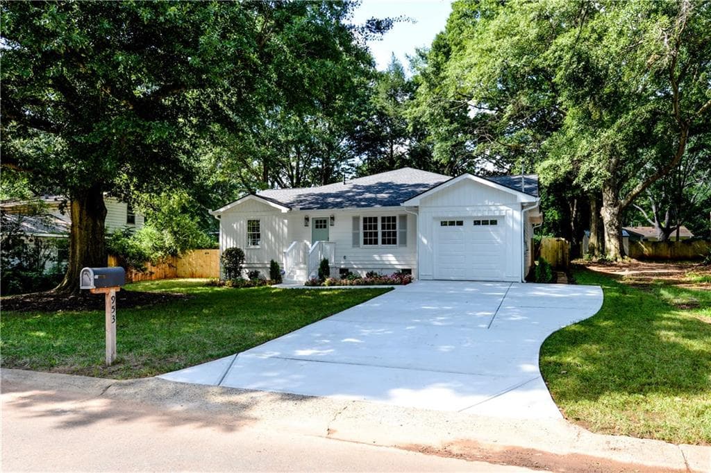 3 bedroom, 1,800 sq ft single family residence sold at 953 Sharon Circle, Smyrna, GA 30080