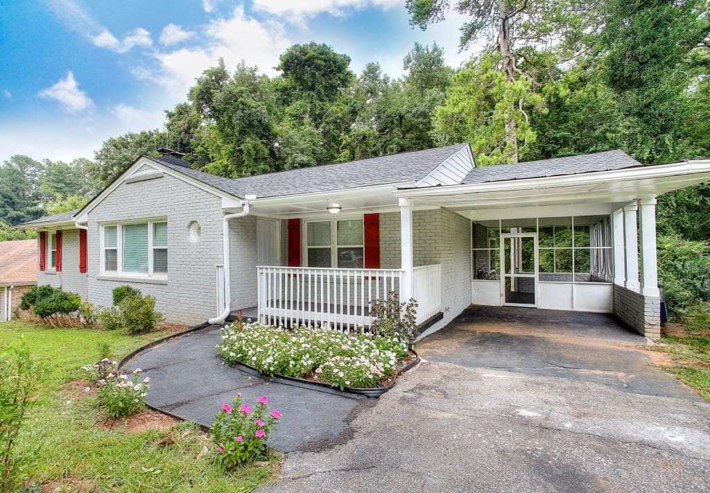 3 bedroom, 1,502 sq ft single family residence sold at 2010 Albany Drive, Atlanta, GA 30311