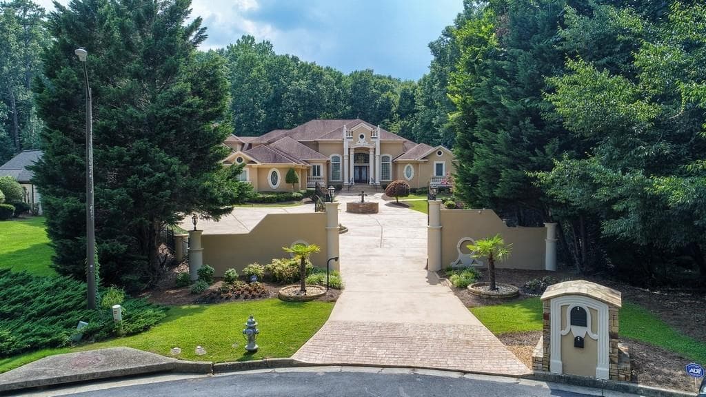 4695 Hamden Forest Drive, Atlanta, GA 30331 — most recent listing photo