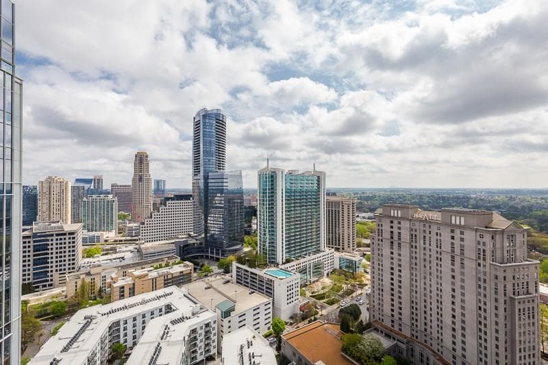 3 bedroom, 2,023 sq ft condominium sold at 3325 Piedmont Road 2701, Atlanta, GA 30305