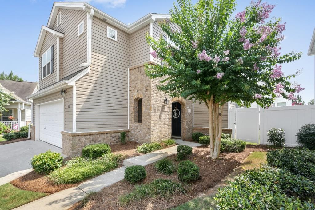 307 Hiawassee Drive, Woodstock, GA 30188 — most recent listing photo