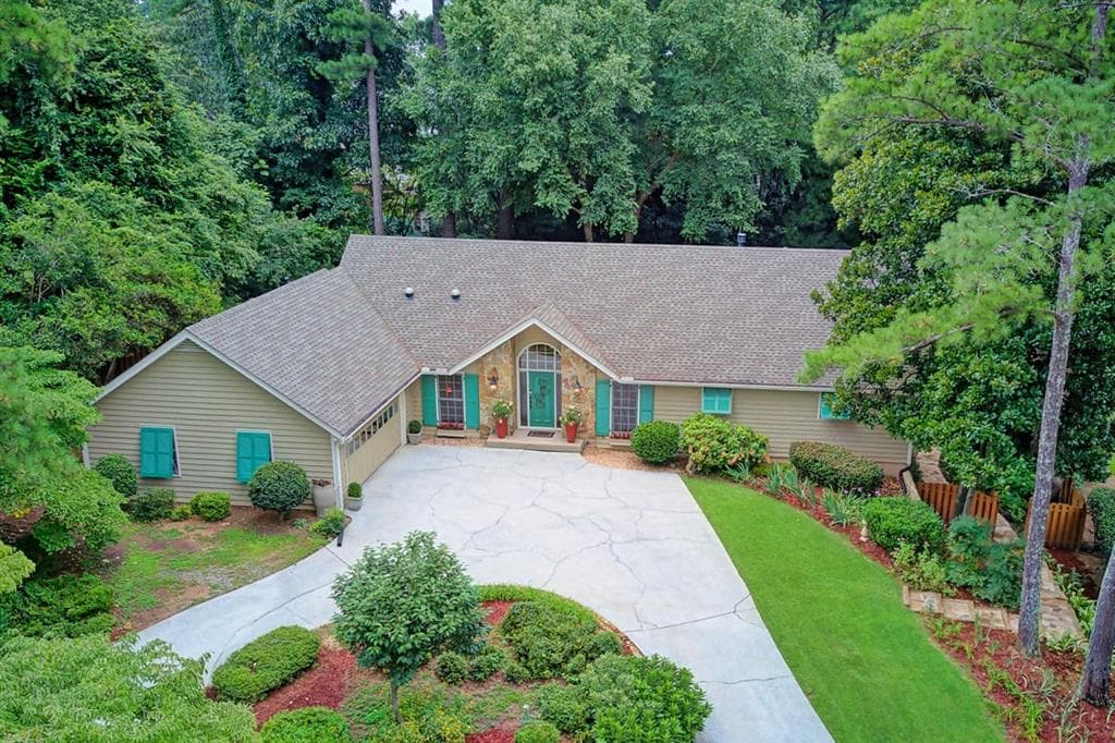 5537 Stapleton Drive, Dunwoody, GA 30338 — most recent listing photo
