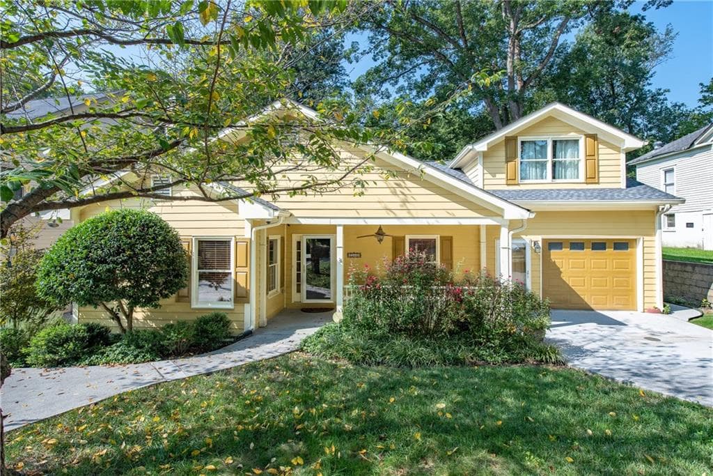 4 bedroom, 2,764 sq ft single family residence sold at 2446 Brantley Street, Atlanta, GA 30318