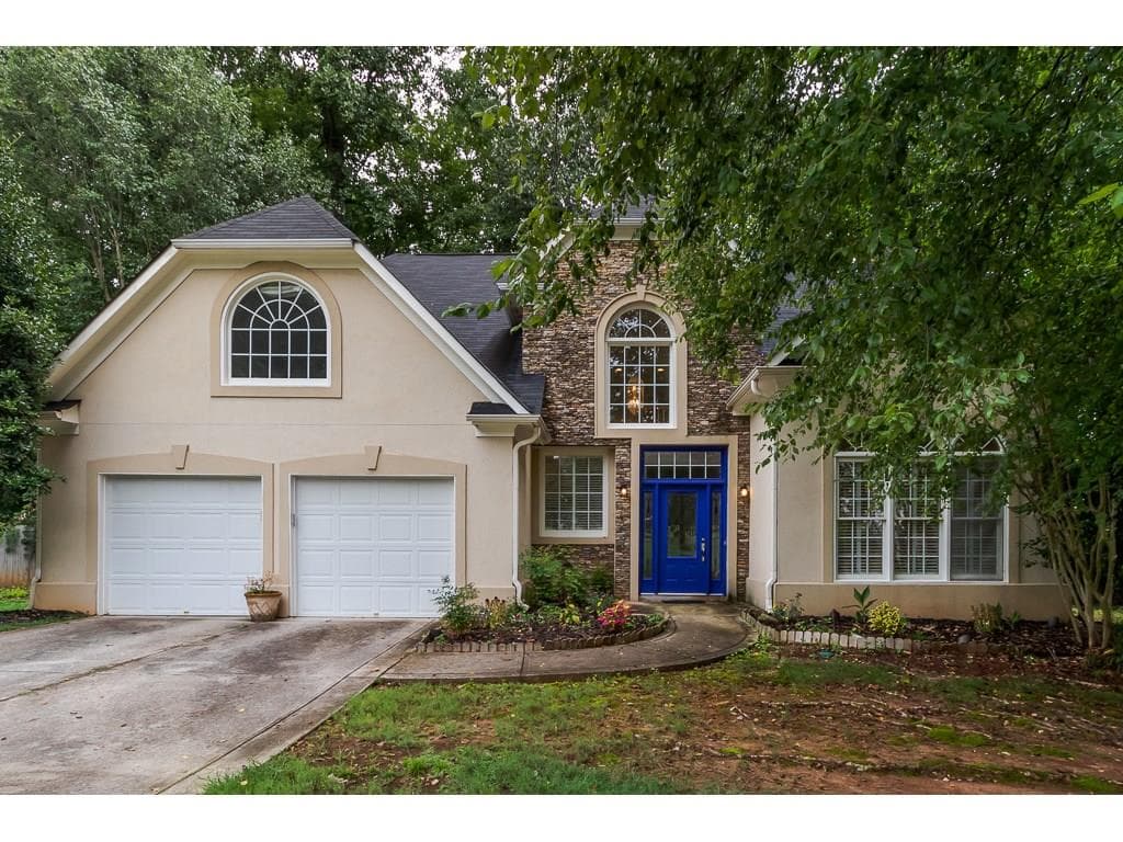 4 bedroom, 3,310 sq ft single family residence sold at 300 Tall Timbers Drive, Roswell, GA 30076