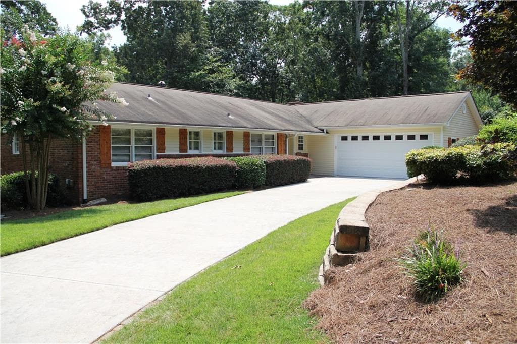 345 Ridgeview Trail, Sandy Springs, GA 30328 — most recent listing photo