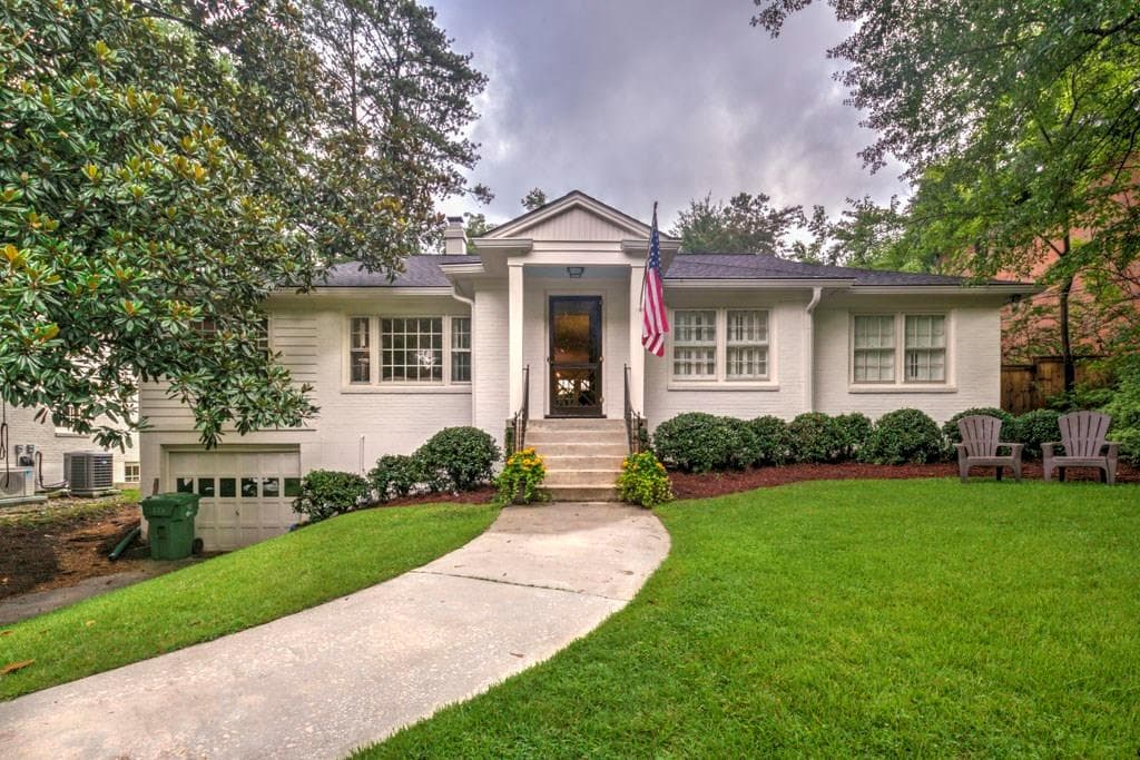 915 Kipling Drive, Atlanta, GA 30318 — most recent listing photo