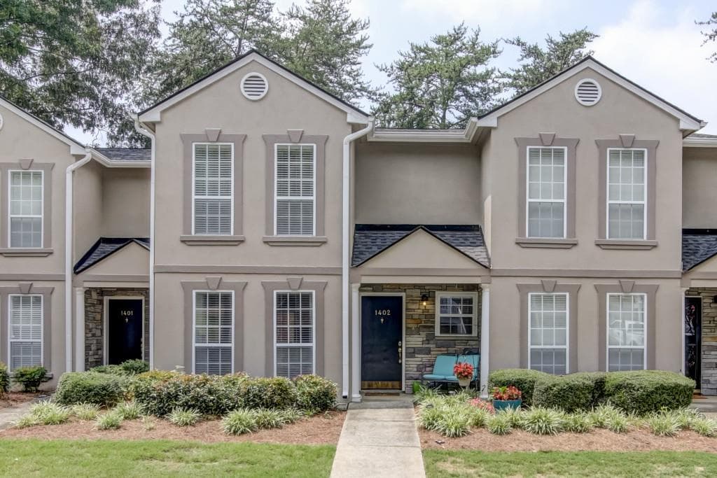 1402 Masons Creek Circle, Sandy Springs, GA 30350 — most recent listing photo
